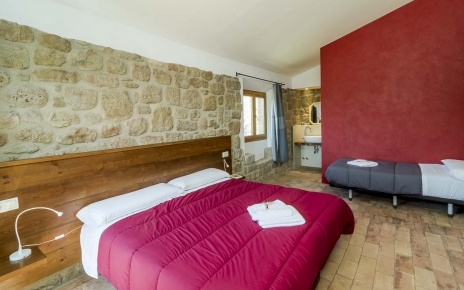 Las camas se pueden hacer como dobles o gemelas bajo pedido